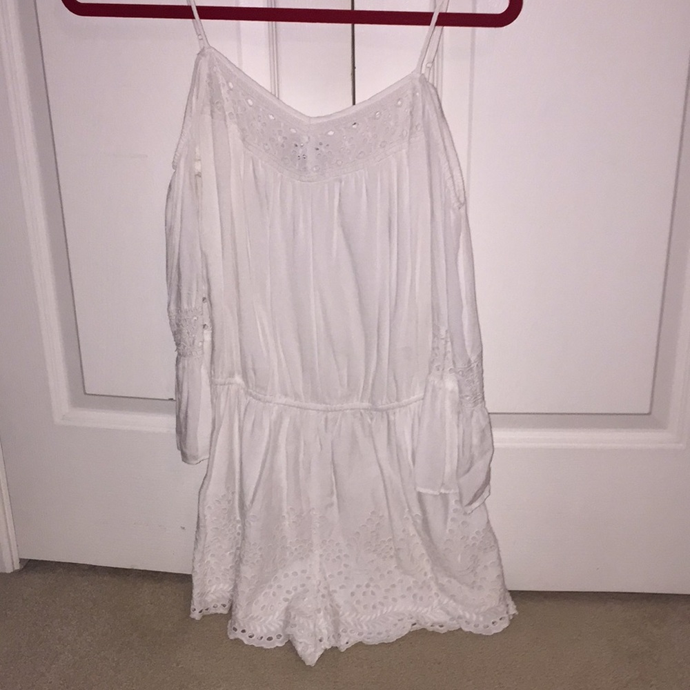 white islet romper